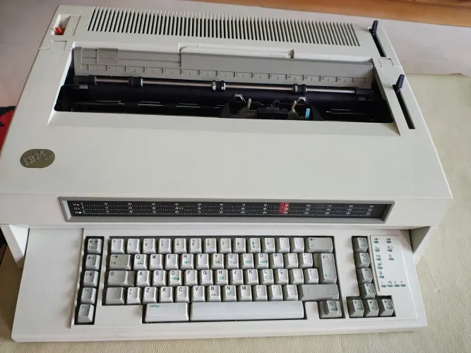 Máquina de escrever IBM