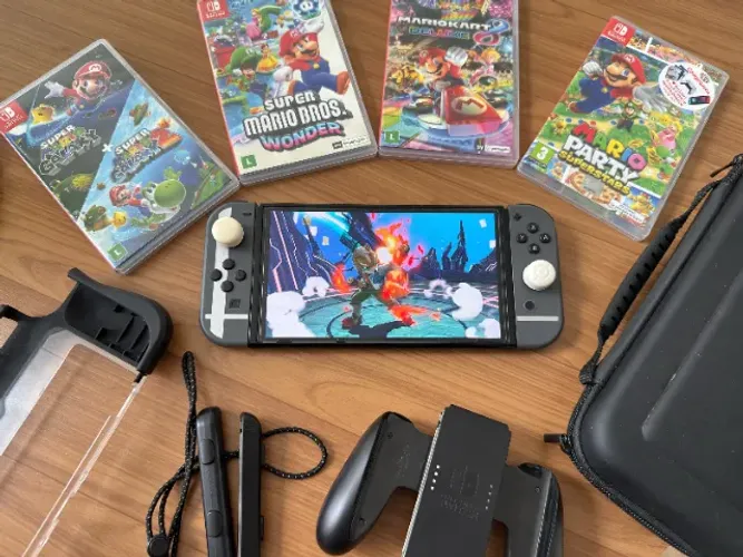 Nintendo Switch OLED (Edição Especial Super Smash Bros. Ultimate)