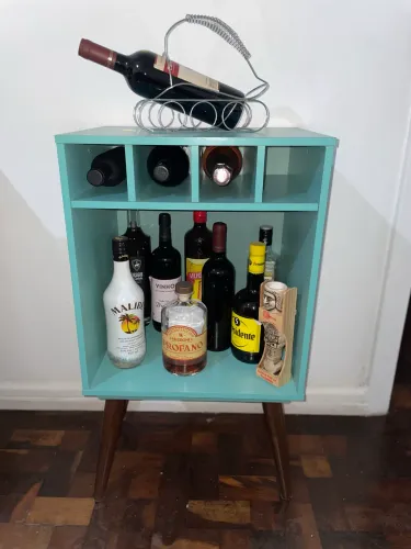 Adega / Suporte para Bebidas e Vinhos