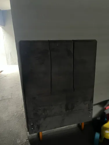 Base de cama em perfeito estado e cabeceira