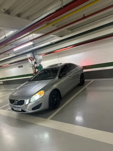 Volvo S60 T-5 2.0 240cv 4P 2012