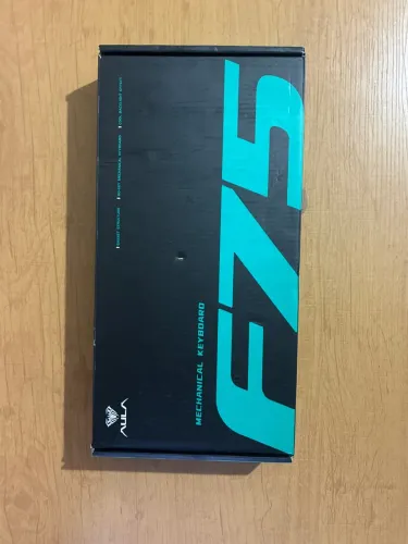 Teclado mecânico aula F75