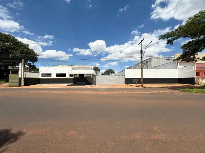 Galpão à venda ou para locação em Jardim arco-íris - SP