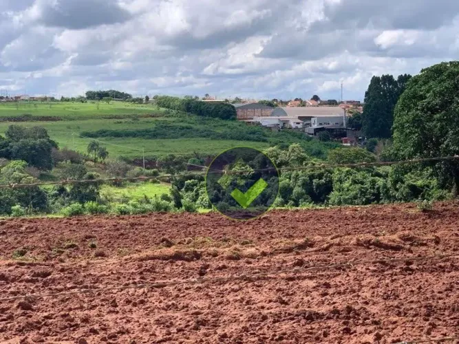 Área à venda, 9000 m² por R$ 475.000,00 - Centro - Macatuba/SP