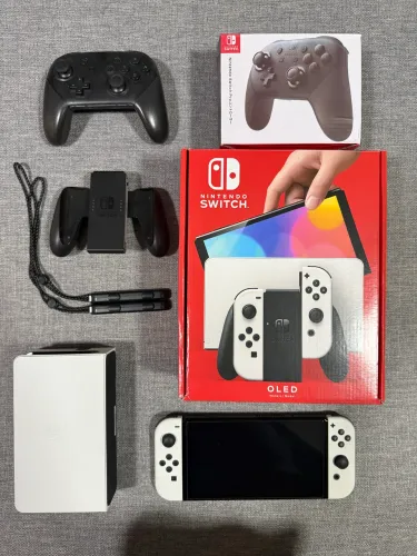 Nintendo Switch Oled + pro controller 