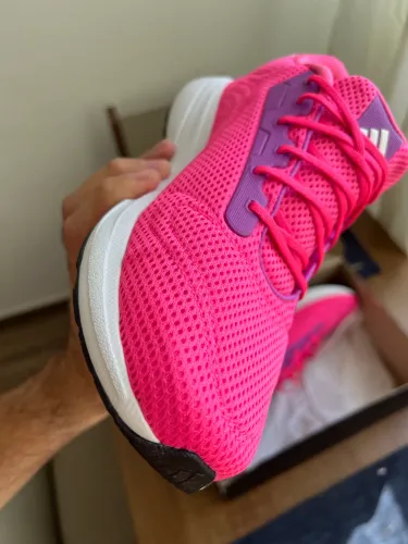 Tênis adidas