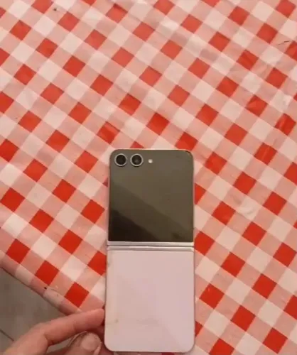Celular zflip 5