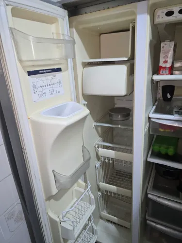 Electrolux SS77X 656L