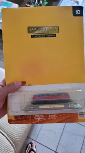 Locomotivas do mundo edição 63. Revista aberta mas modelo lacrado.