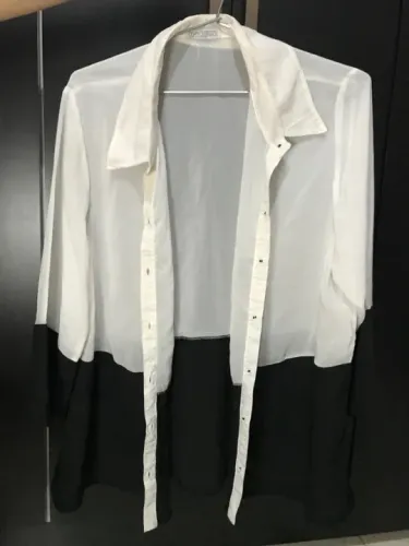 Blusa social branca/preta