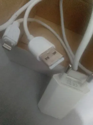 Carregador para iPhone e iPad genérico novo