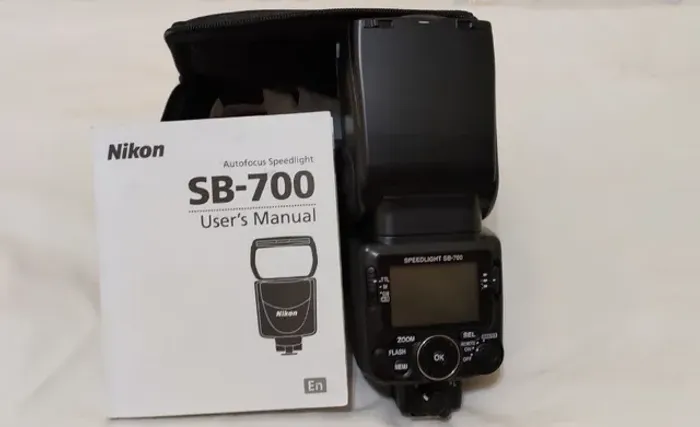 Flash Nikon Speedlight SB-700 - completo - Novo