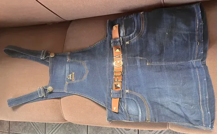 Jardineira jeans