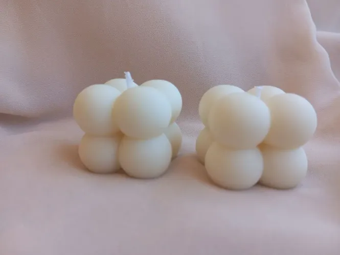 20 Vela Bubbles