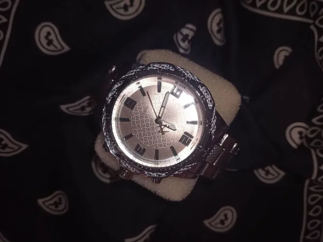 Relógio Masculino Quartz Prata ? Design Clássico com Estilo e Resistência