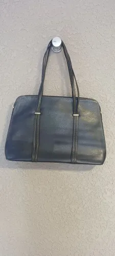 Bolsa preta de couro legítimo