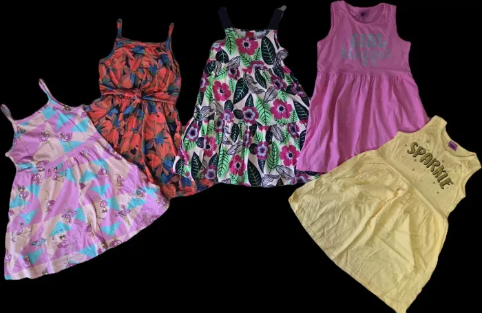 Lote de 5 Vestidos Infantis - Tamanho 08
