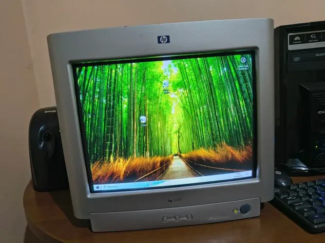 Monitor HP 5500 retrô 15 polegadas perfeito 