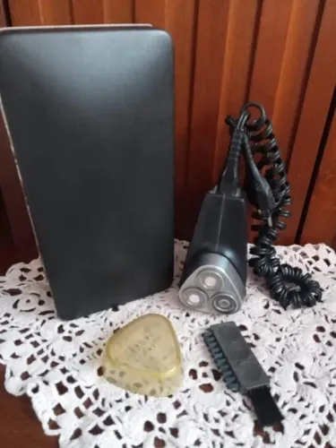 Barbeador antigo Fhilishave