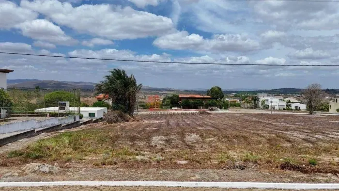 Lote em condomínio com 1000 metros de área