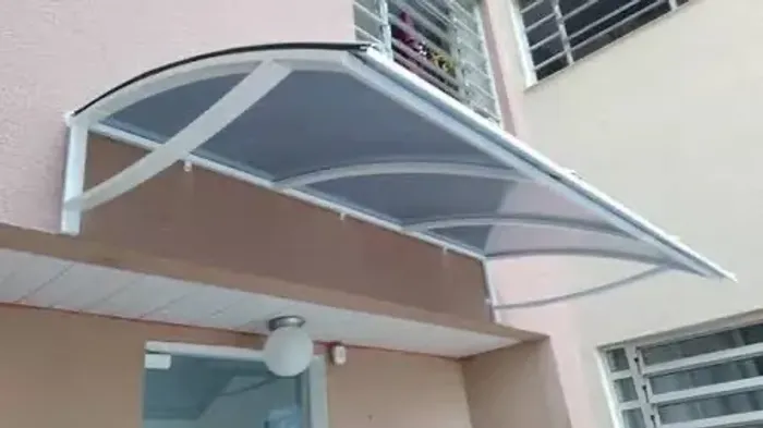 Coberturas em policarbonato e claraboias 
