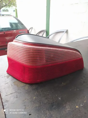 Lanterna Traseira esquerda Peugeot 106 