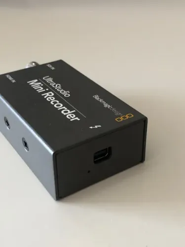 Blackmagic Ultrastudio Mini Recorder + Cabo Thunderbolt