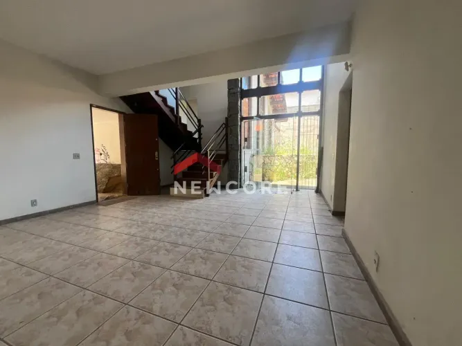 Casa em Rua Augusto Moreira - Santa Amélia - Belo Horizonte/MG