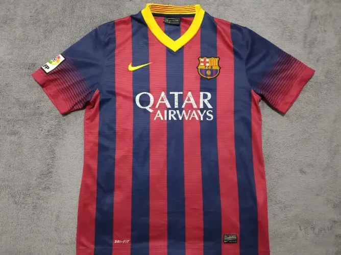 Camisa Oficial Barcelona Nike 2013-2014, #10, tamanho M (53x74cm). Original da época.