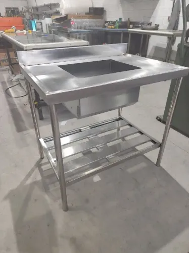 Pia de Canto em Aço Inox - Feita Sob Medida