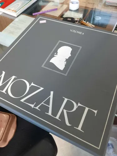 Box Mozart 13 LPs excelente estado **leia a descrição**
