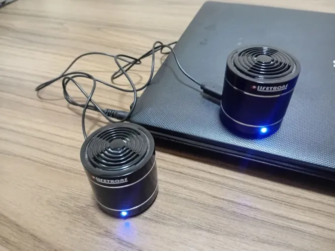 Auto-falantes recarregaveis para notebooks e celulares, computador.