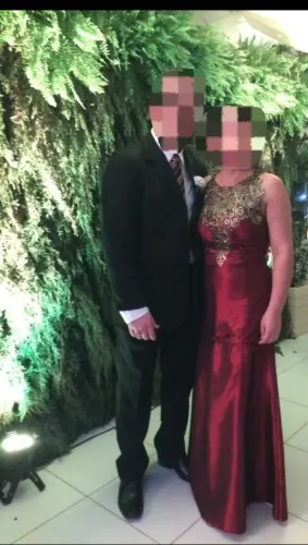 Vestido de festa cor marsala
