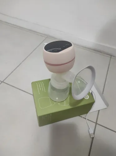 Bomba elétrica de amamentação, portátil, recarregavel via USB, 9 níveis, semi-nova.
