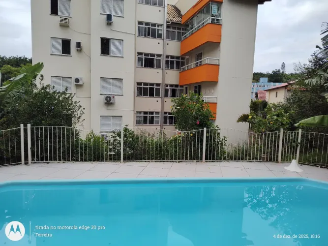 Alugo apartamento de 3 quartos na Rua Deputado Edu Vieira
