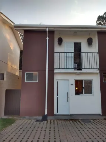 Vendo linda casa em condomínio Residencial Faggion
