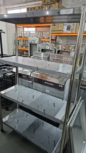 estante inox 1x0,40x1,60m HGA (IRIS)