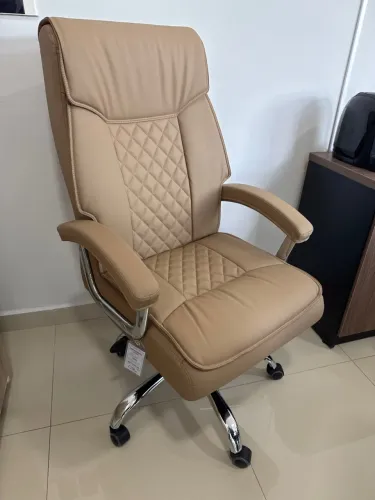 Cadeira Presidente Luxo Molas Bege - Fendi - PROMOÇÃO