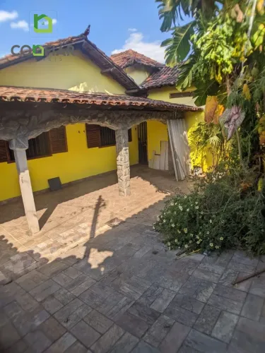 Casa com 4 quartos e 2 banheiros no Bairro Gloria