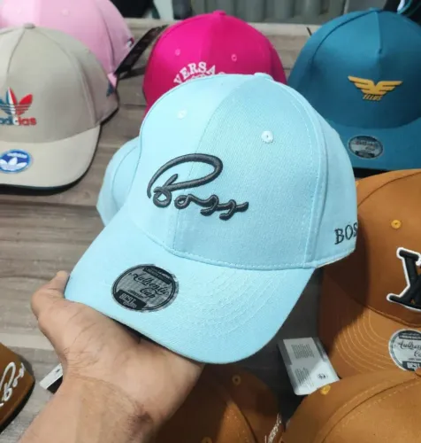 Boné  - Novo e estiloso!