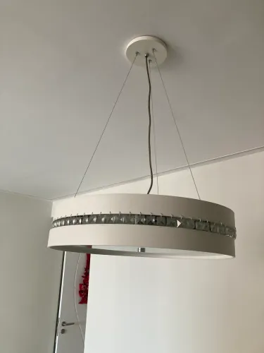 Lustre branco