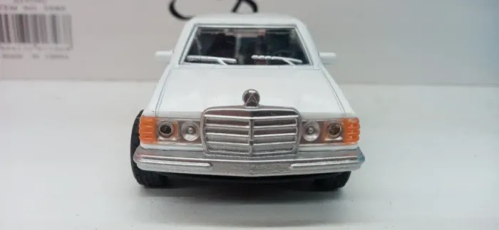 Miniatura carro metal Mercedes 1977