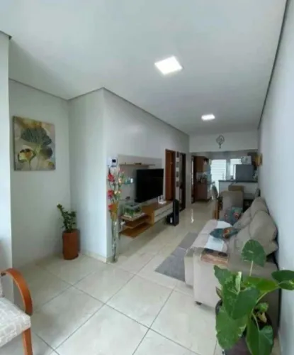Vendo casa em São Conrado Cariacica com garagem 