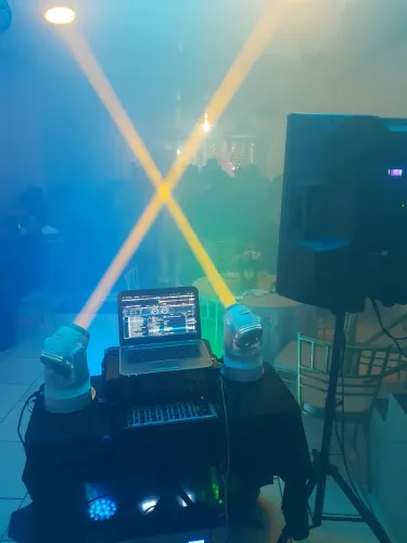 DJ mais som mais iluminação 