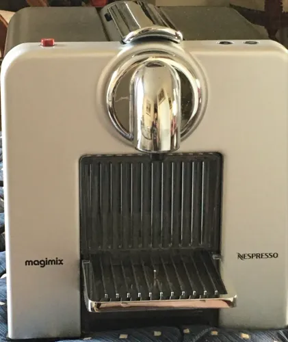Máquina nespresso europeia 