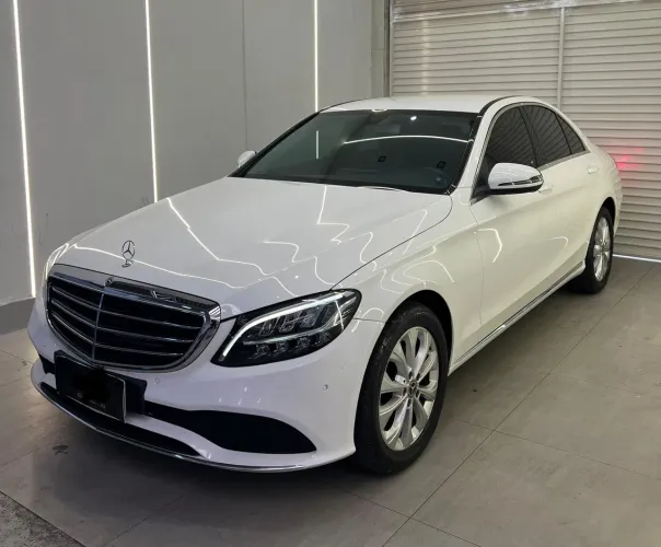 C 180 exclusive Mercedes bens 2020   Ipva 25 pago 