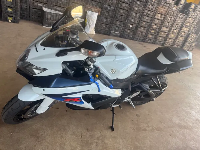 Suzuki 750 Srad muito nova 