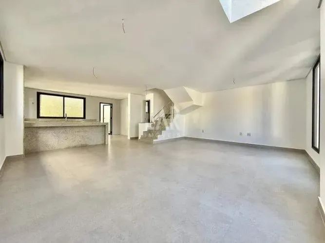 Casa Geminada à venda, 3 quartos, 1 suíte, 3 vagas, Planalto - Belo Horizonte/MG
