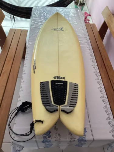 Prancha de surf CK Surfboards (Fish) tamanho 6?3? x 22 1/2? x 2 5/8?.