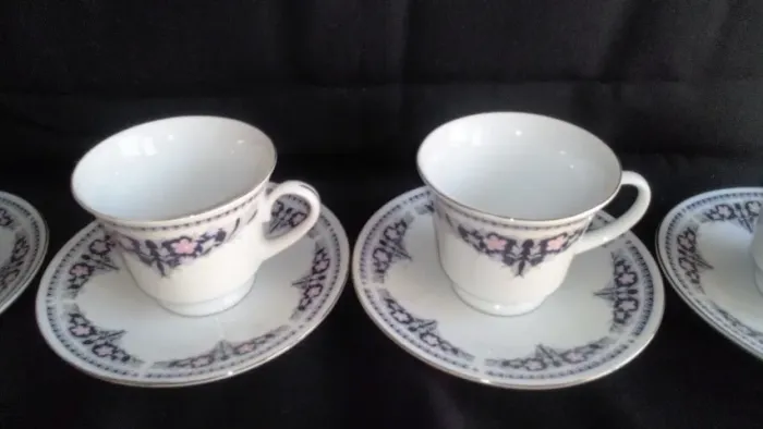 Xícaras para chá de porcelana chinesa com filete de prata